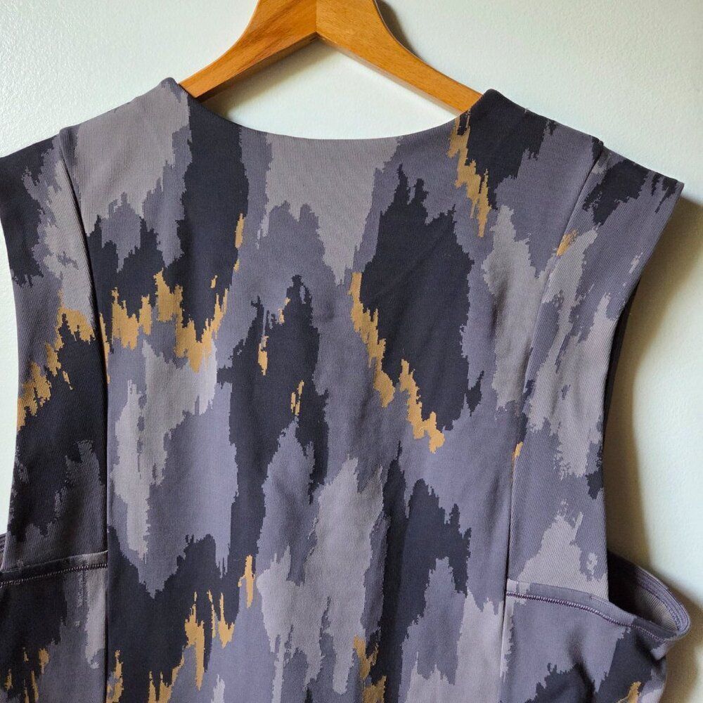 EUC LULULEMON ROBER GELLER PRINTED TANK TOP SIZE L/XL - Picture 3 of 16